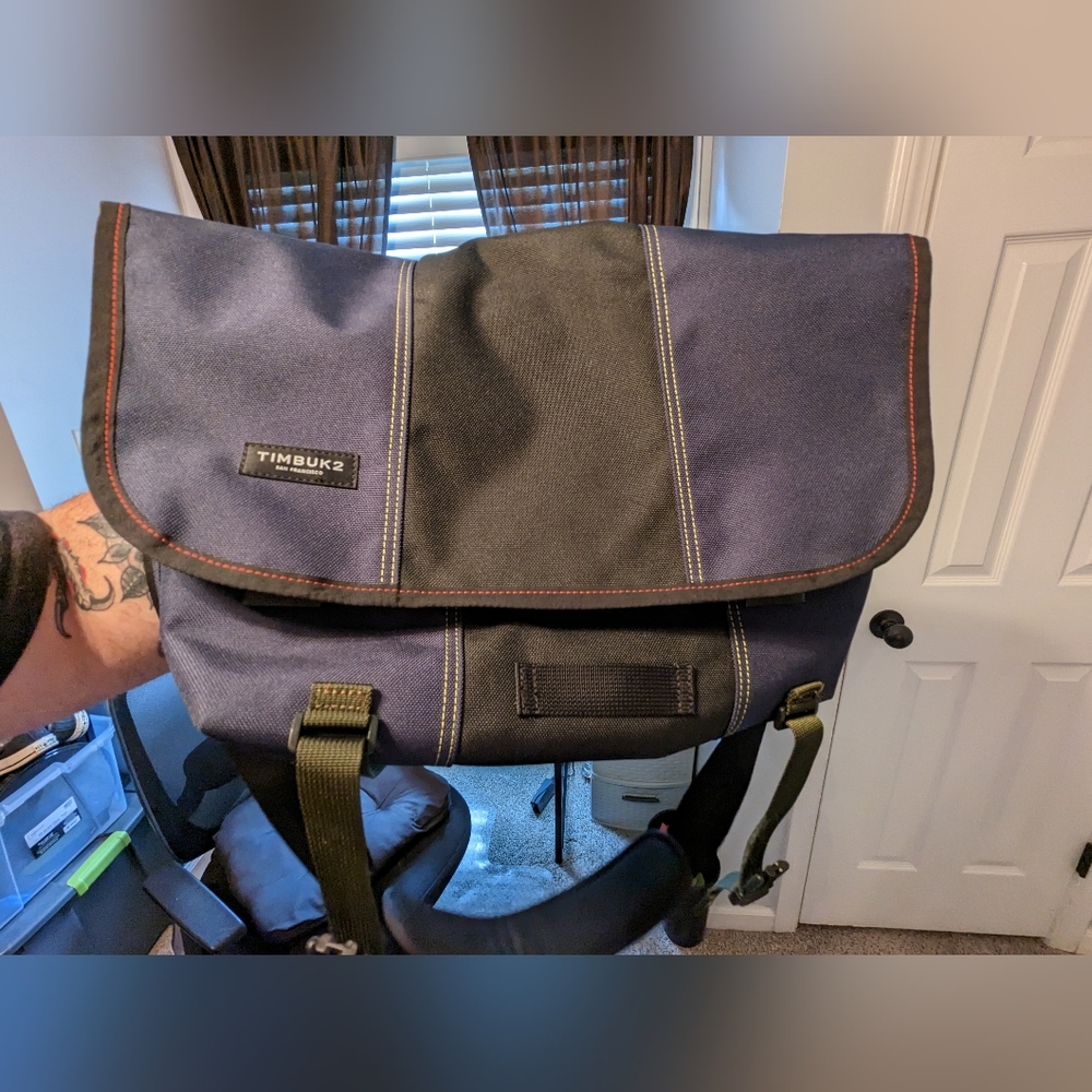 Timbuk2 Classic Messenger Bag- Medium